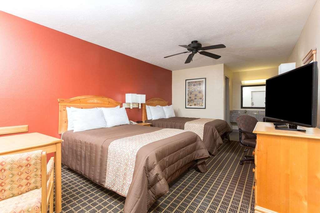 Days Inn By Wyndham Forest Quarto foto